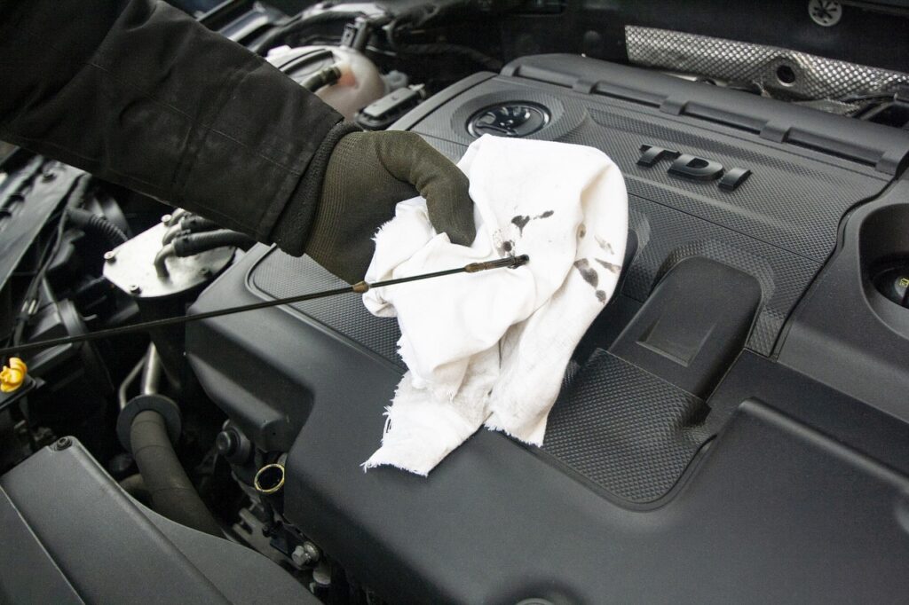 oil, changing the oil, maintenance, mechanic, engine, services, car wallpapers, car, vehicle, work, repairs, repair